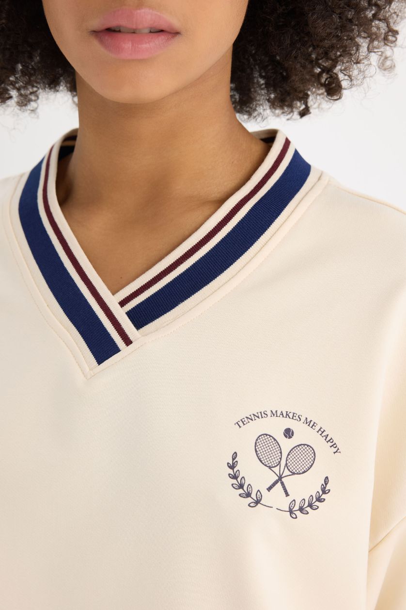 Kadın Ekru Oversize Geniş Kalıp V Yaka  Baskılı Sporcu Sweatshirt