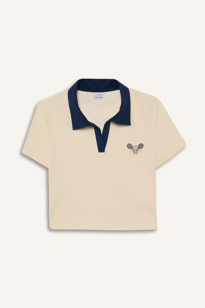 Kadın Ekru Standart Fit Polo Yaka Baskılı Sporcu Kısa Kollu Tişört