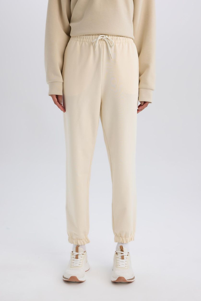 Kadın Ekru Standart Fit Cepli Sporcu Jogger Paça Eşofman Altı