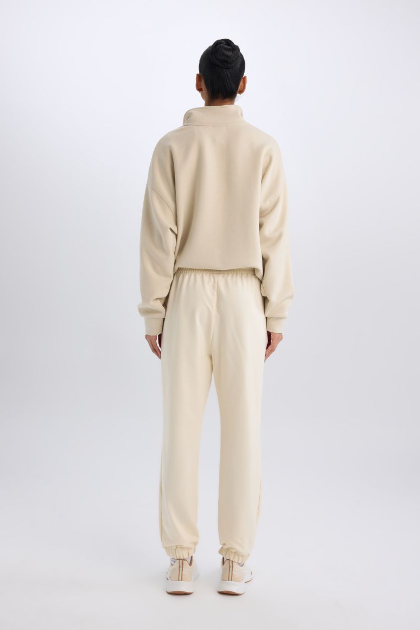 Kadın Ekru Standart Fit Cepli Sporcu Jogger Paça Eşofman Altı