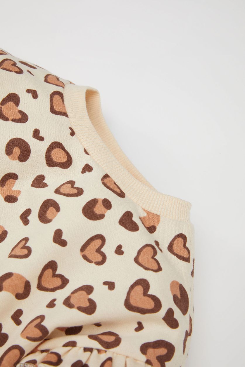 طفلة صغيرة اللون الرملي سويت شيرت جلد النمر قصة عادية برقبة مستديرة مغسول