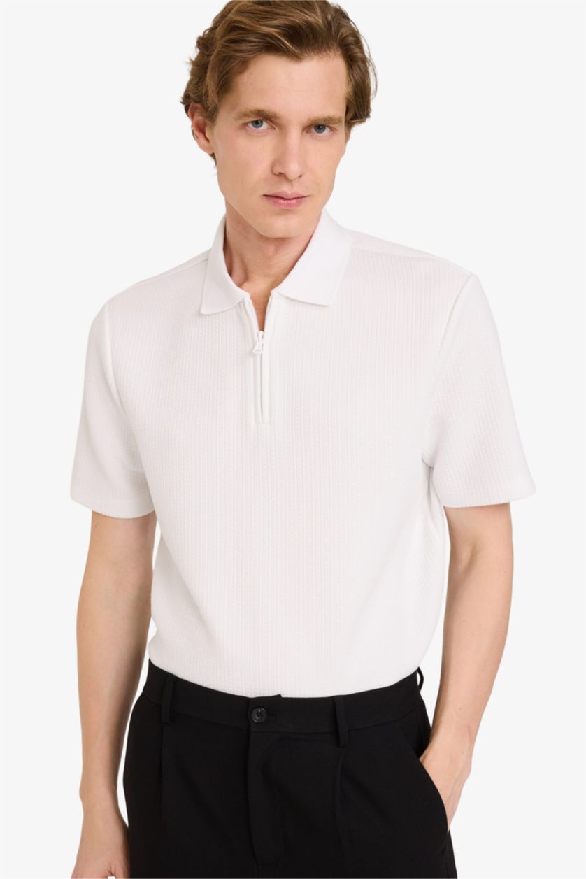 Man White Regular Fit Polo Collar Polo T-Shirt
