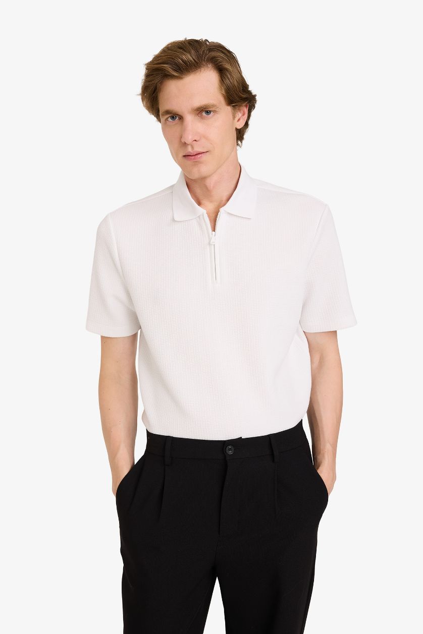 Man White Regular Fit Polo Collar Polo T-Shirt