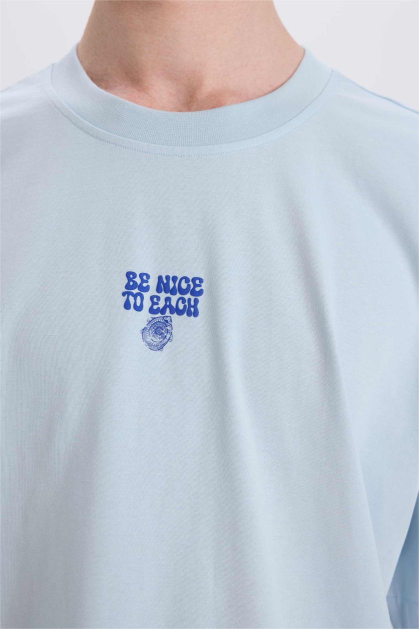 رجال أزرق فاتح تيشيرت نص ردن اوفر سايز بياخة مستديرة وطبعة من الخلف