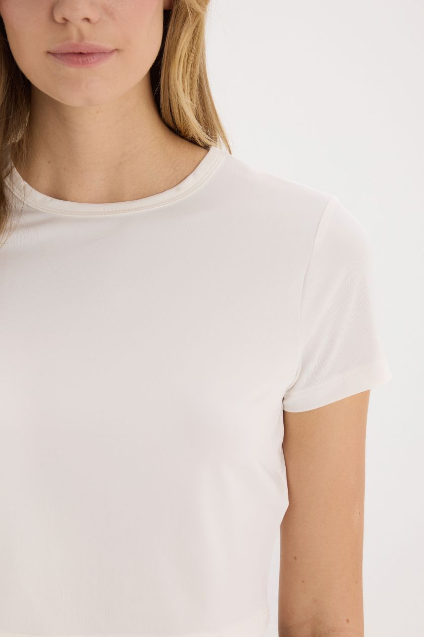 Kadın Ekru Crop Bisiklet Yaka Basic Düz Sporcu Kısa Kollu Tişört