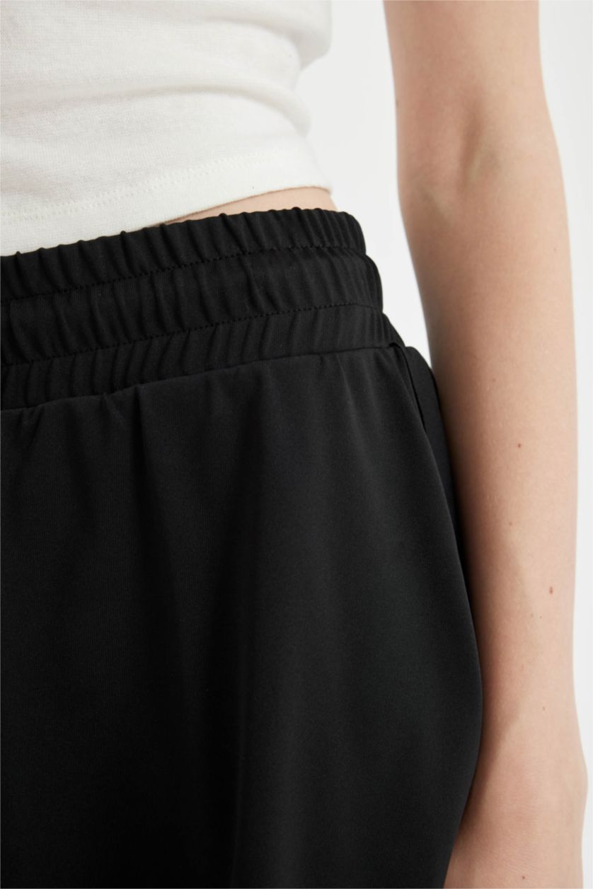 Kadın Siyah Fitted İçi Kısa Taytlı Şort