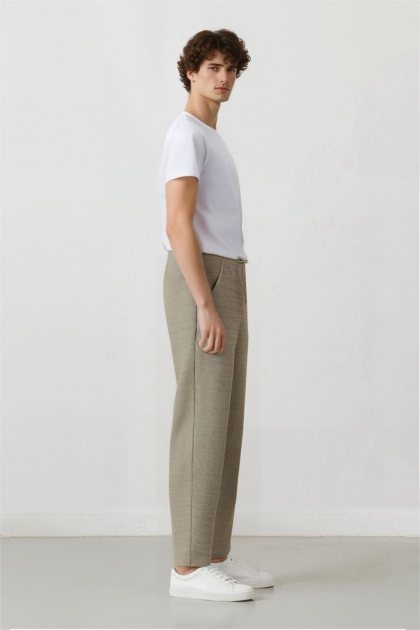 رجال كاكي فاتح بنطرون برجل واسع وايد ليج بثلاثة جيوب