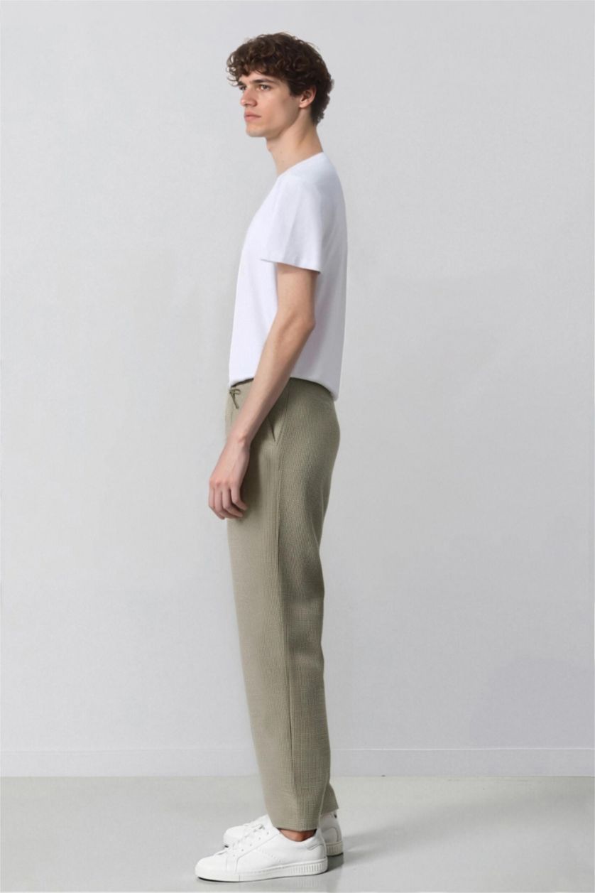 رجال كاكي فاتح بنطرون برجل واسع وايد ليج بثلاثة جيوب