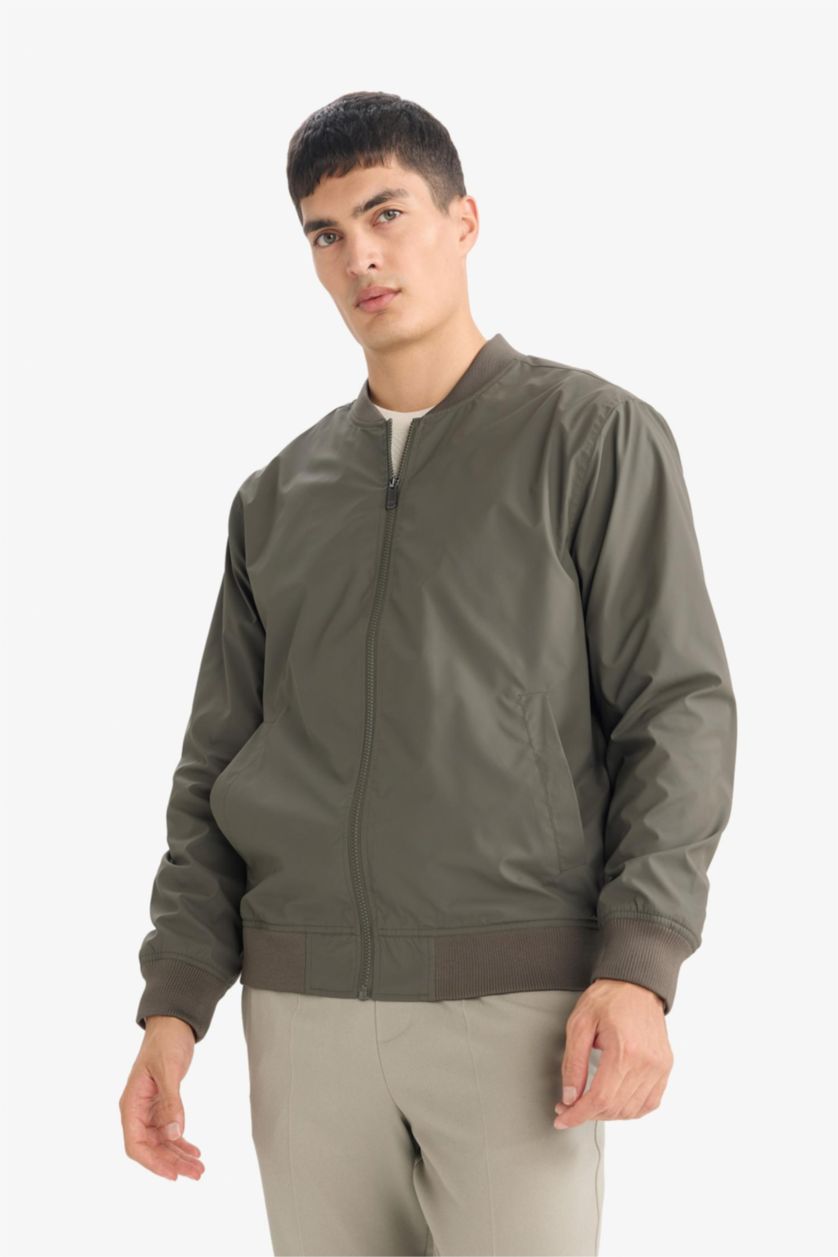 Мужчины Темный хаки Водонепроницаемая куртка-бомбер Slim Fit на молнии с подкладкой и колледж-воротником