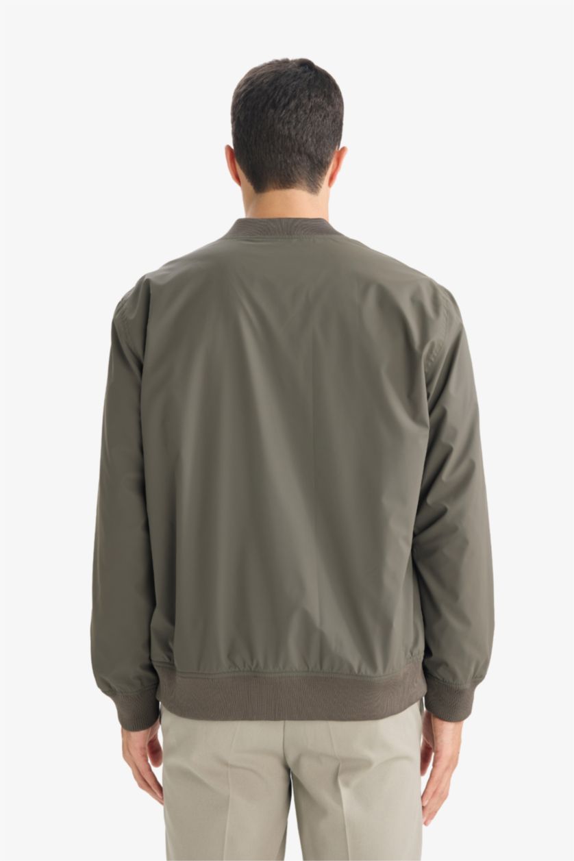 Мужчины Темный хаки Водонепроницаемая куртка-бомбер Slim Fit на молнии с подкладкой и колледж-воротником