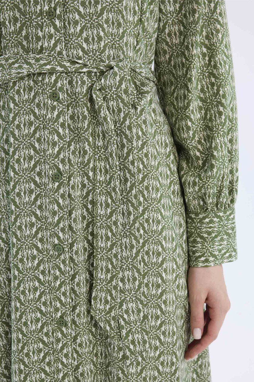 FEMME Vert Robe longue en viscose imprimée à col chemise et manches longues