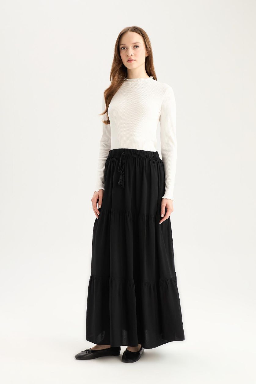 Kadın Siyah Beli Bağcıklı Viskon Maxi Etek