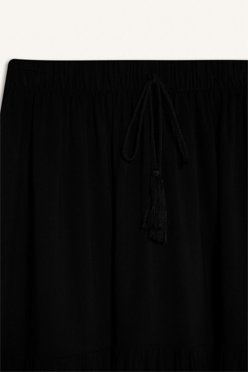 Kadın Siyah Beli Bağcıklı Viskon Maxi Etek