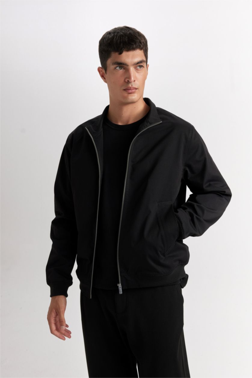 MAN Black Zipper Puffer Jacket