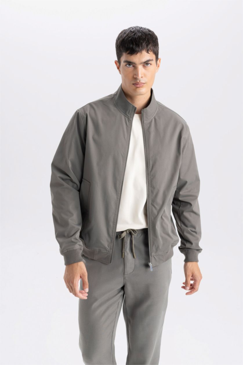 Erkek Haki Slim Fit Dar Kesim Dik Yaka Astarlı Fermuarlı Cepli Mevsimlik Baharlık Mont