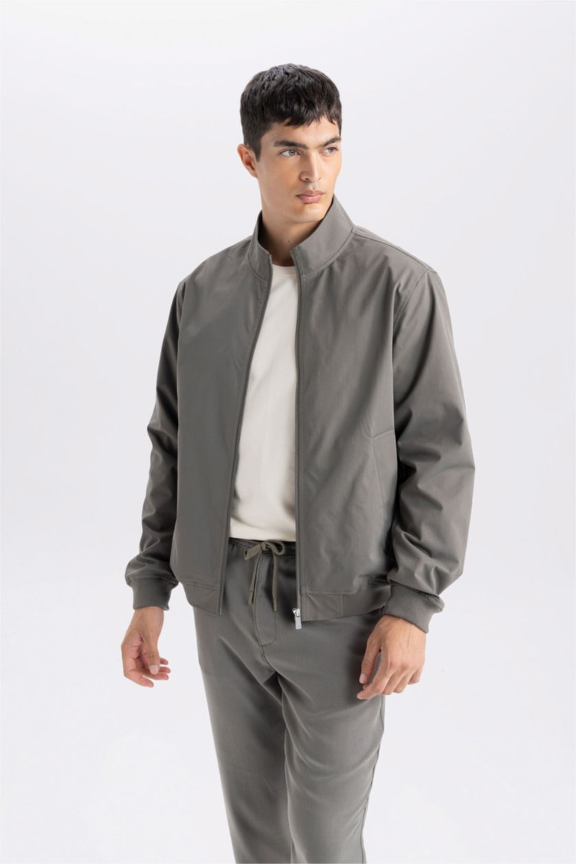 Erkek Haki Slim Fit Dar Kesim Dik Yaka Astarlı Fermuarlı Cepli Mevsimlik Baharlık Mont