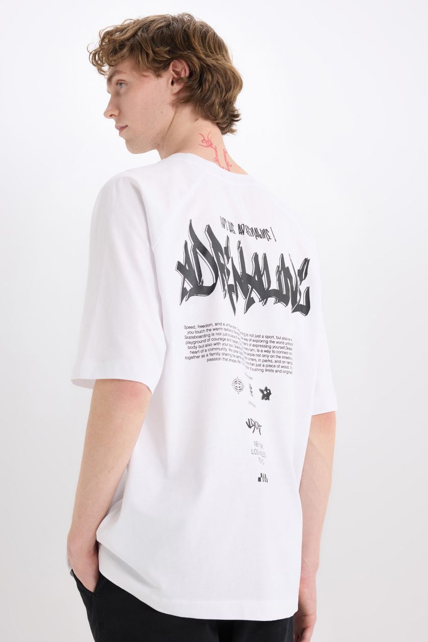 Erkek Beyaz %100 Pamuk Loose Fit Bisiklet Yaka Sırt Baskılı Kısa Kollu Tişört