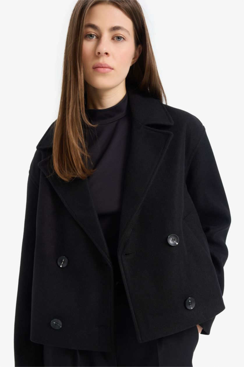 Kadın Siyah Regular Fit Smokin Yaka Düğmeli Cepli Kısa Kaşe Kaban