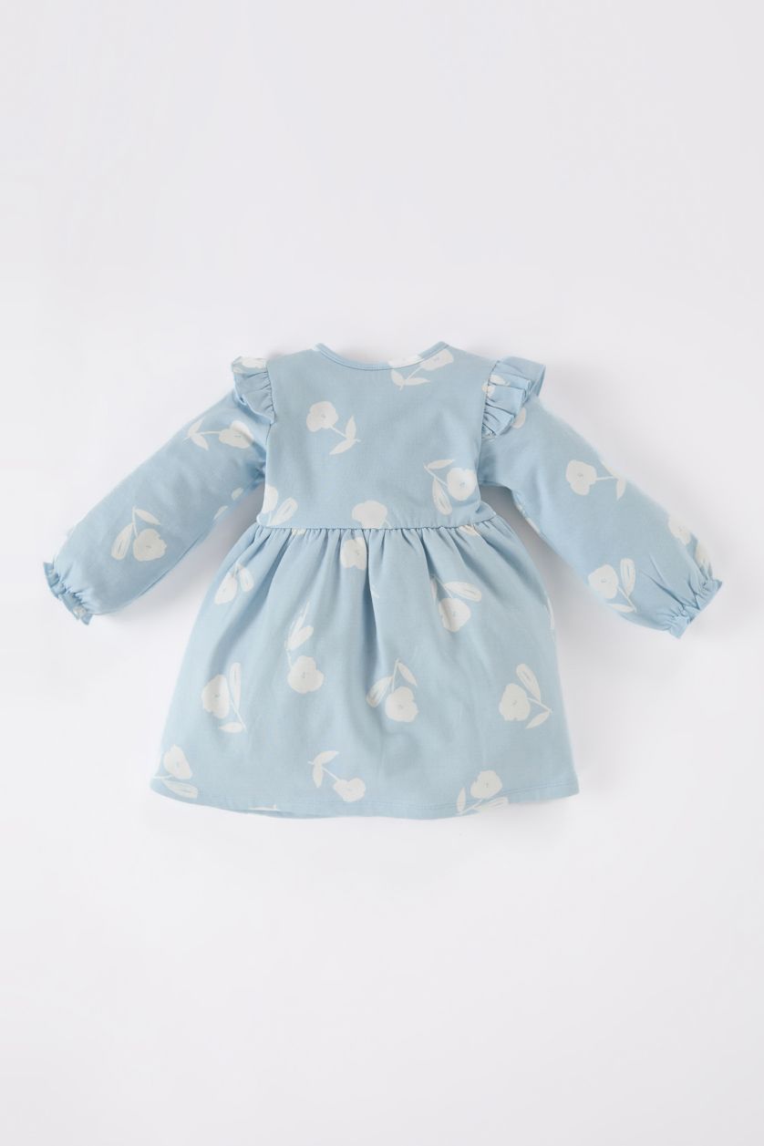 طفلة صغيرة أزرق فاتح فستان قماش رقيق بياقة مستديرة