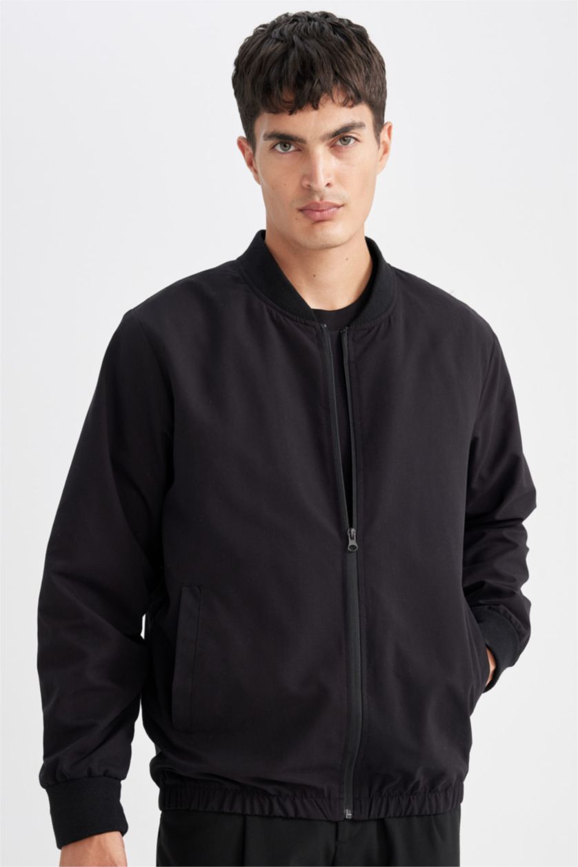 Erkek Siyah Su İtici Regular Fit Kolej Yaka Fermuarlı Cepli Mevsimlik Baharlık Bomber Mont