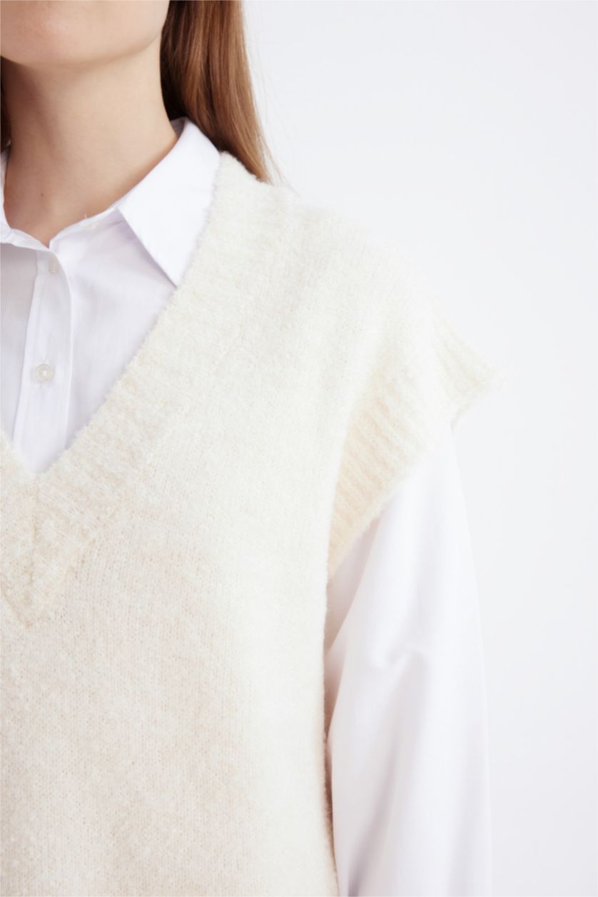 Kadın Ekru Relax Fit Yarım Balıkçı Yaka Basic Düz Triko Süveter