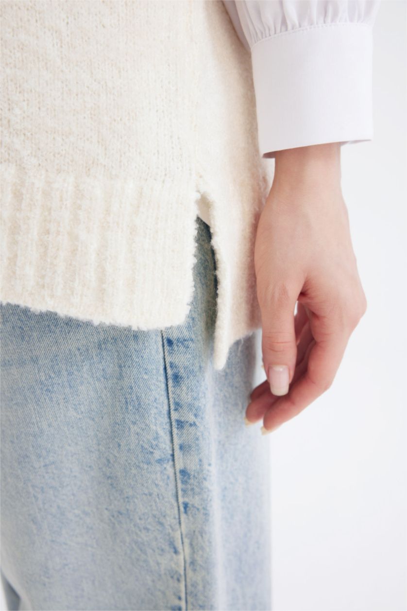 Kadın Ekru Relax Fit Yarım Balıkçı Yaka Basic Düz Triko Süveter