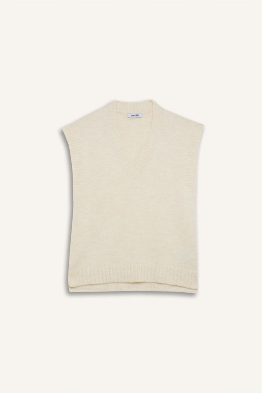 Kadın Ekru Relax Fit Yarım Balıkçı Yaka Basic Düz Triko Süveter