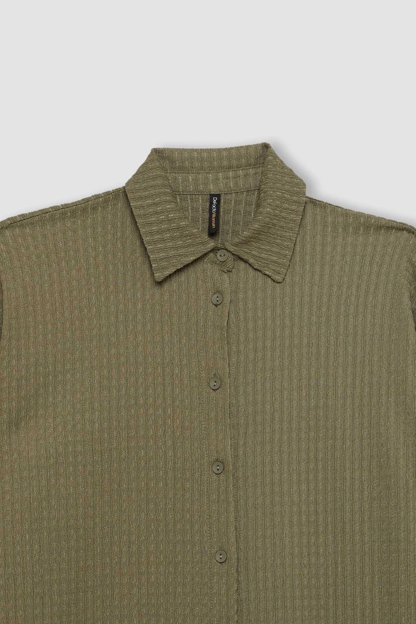 نساء كاكي تيشيرت كم طويل القماش المنسوج قصة مريحة برقبة بولو