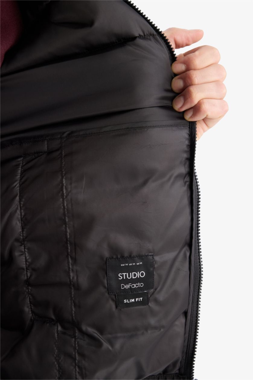 Man Black Slim Fit High Neck Zippered Puffer Jacket