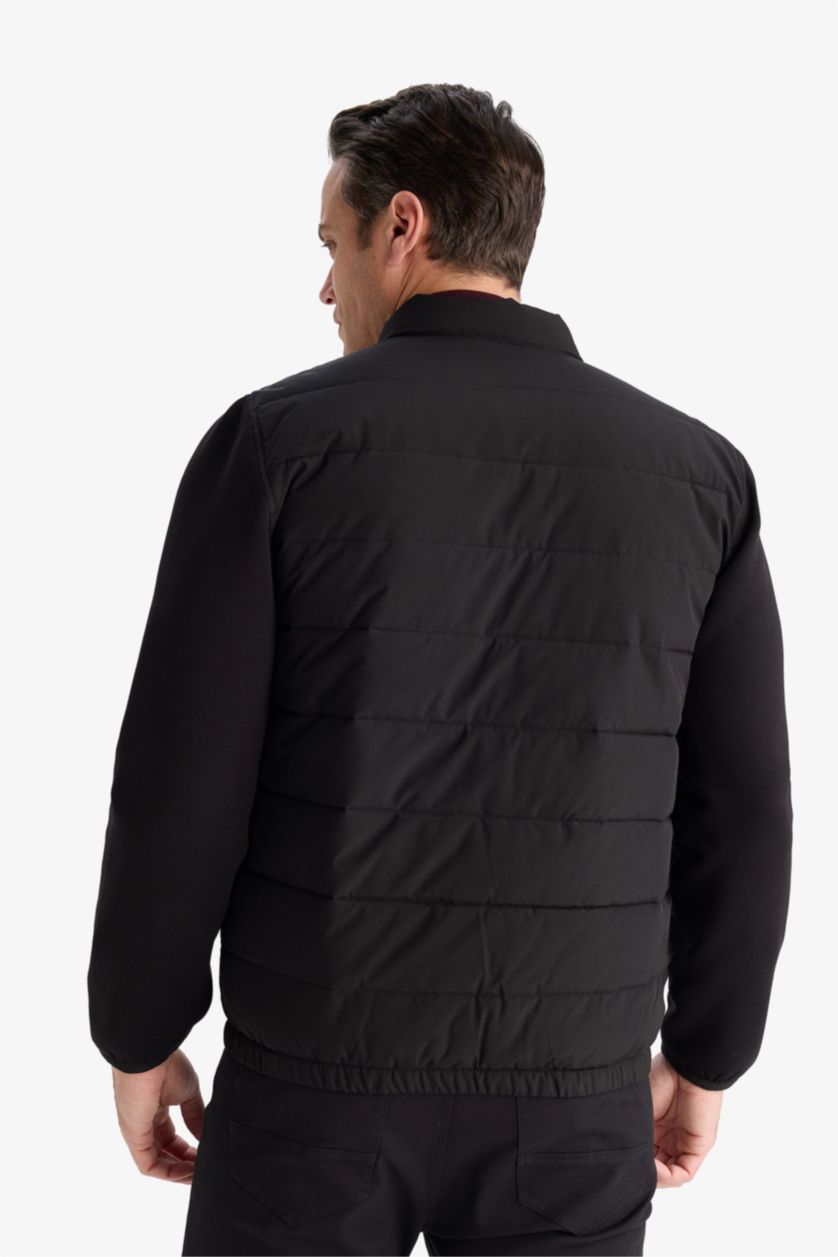 Man Black Slim Fit High Neck Zippered Puffer Jacket