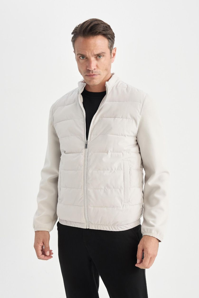 Man Light Grey Slim Fit Stand Collar Elastic and Zippered Waterproof Jacket