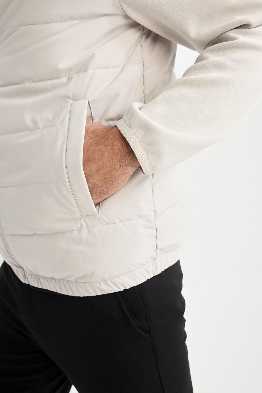 Man Light Grey Slim Fit Stand Collar Elastic and Zippered Waterproof Jacket