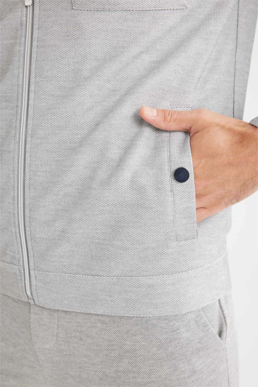 Man Grey Zipper Puffer Jacket