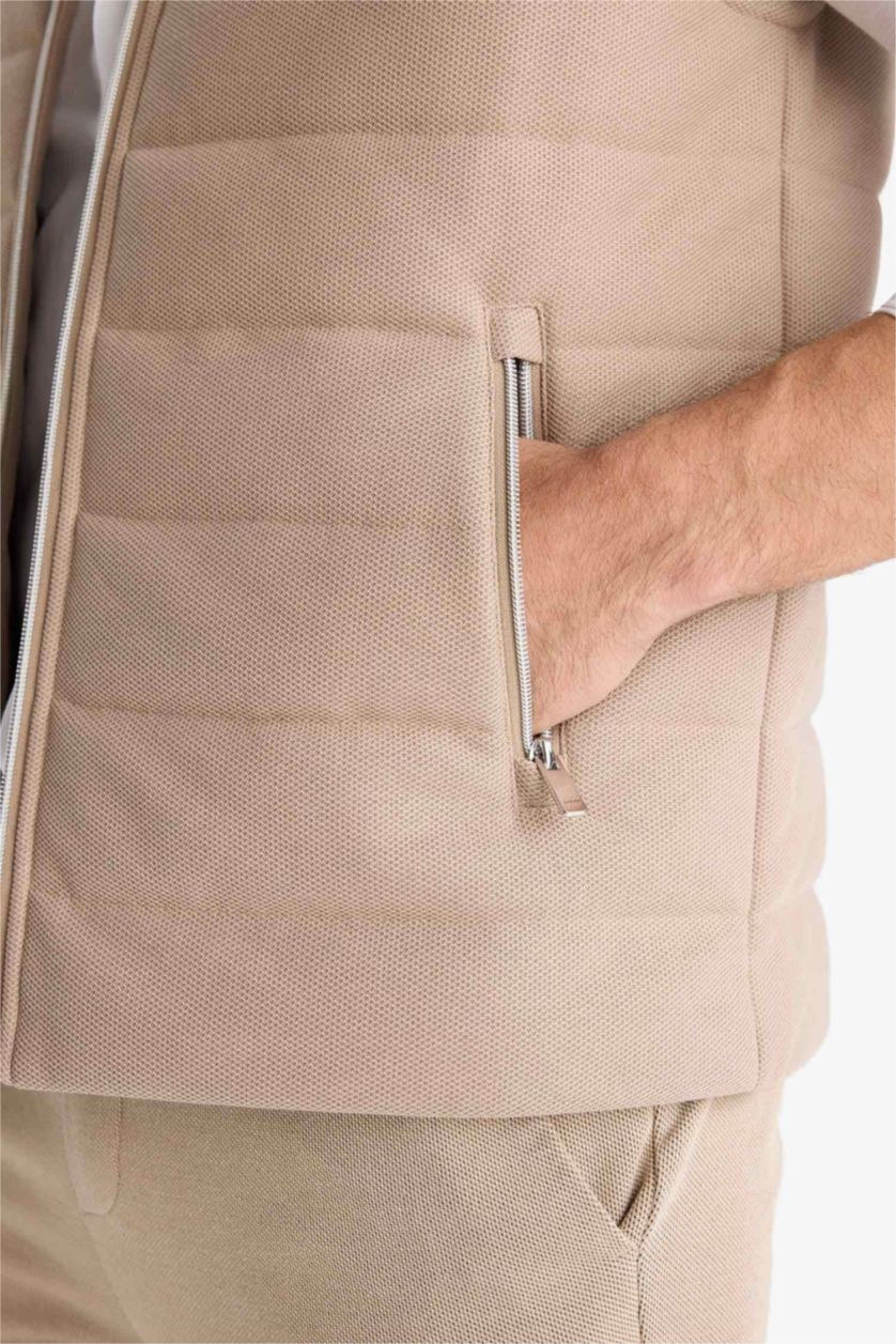 Erkek Bej Slim Fit Dar Kesim Dik Yaka Astarlı Fermuarlı Cepli Mevsimlik Baharlık Yelek