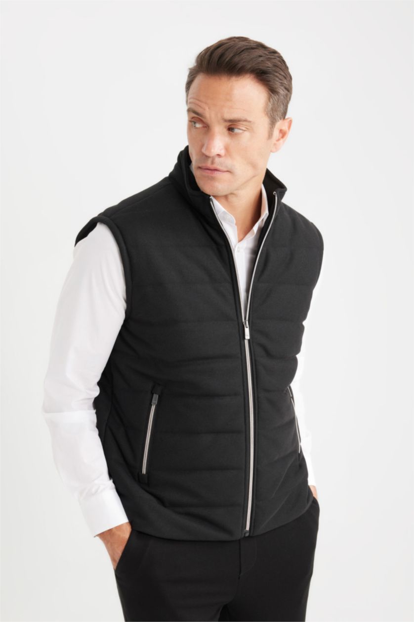 Men Black Zipper Vest