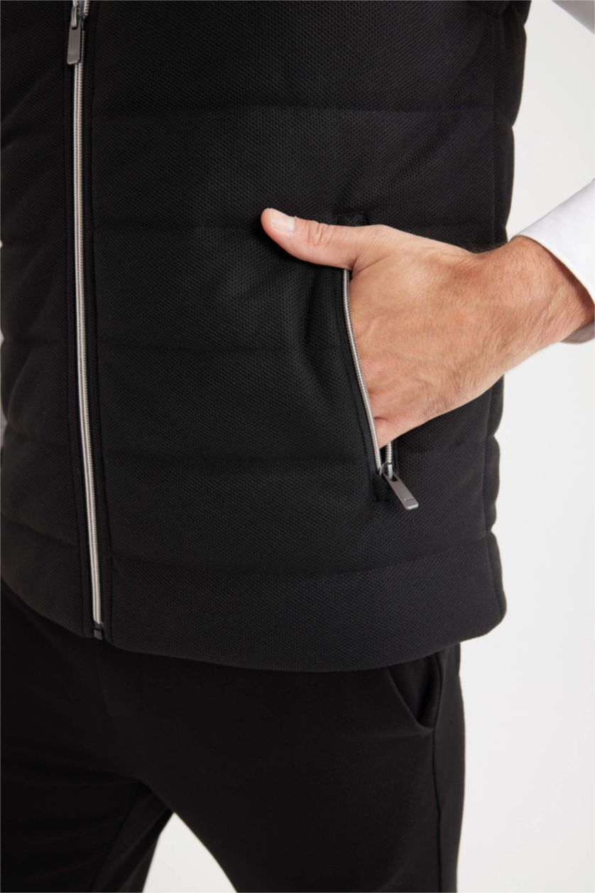 Men Black Zipper Vest