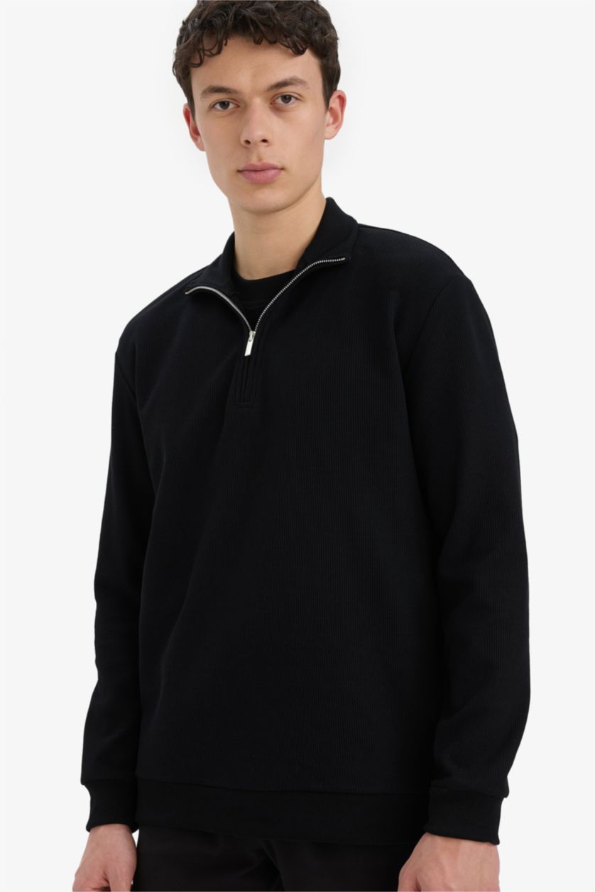 Men Black Comfort Fit Sweatshirt