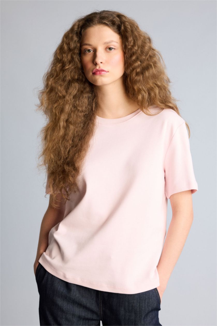 Kadın Açık Pembe Regular Fıt Bisiklet Yaka Kısa Kollu Tişört