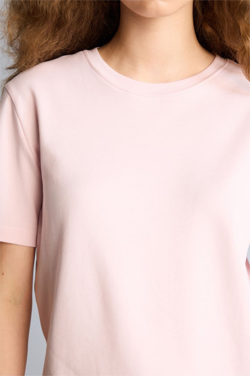 Kadın Açık Pembe Regular Fıt Bisiklet Yaka Kısa Kollu Tişört