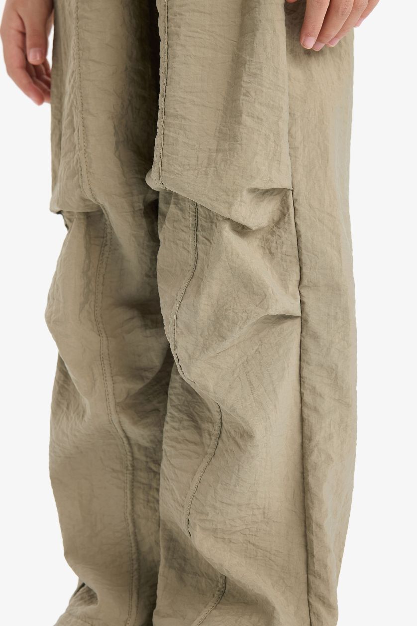 Kız Çocuk - Genç Kız Açık Haki Beli Lastikli Düz Paça Paraşüt Pantolon Kız Çocuk