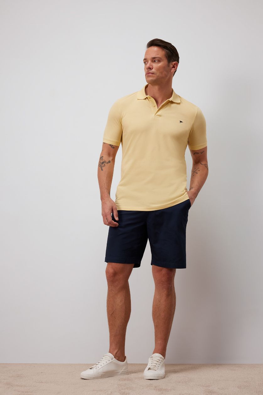 Erkek Açık Sarı %100 Pamuk Slim Fit Dar Kesim Polo Yaka Nakışlı Kısa Kollu Tişört