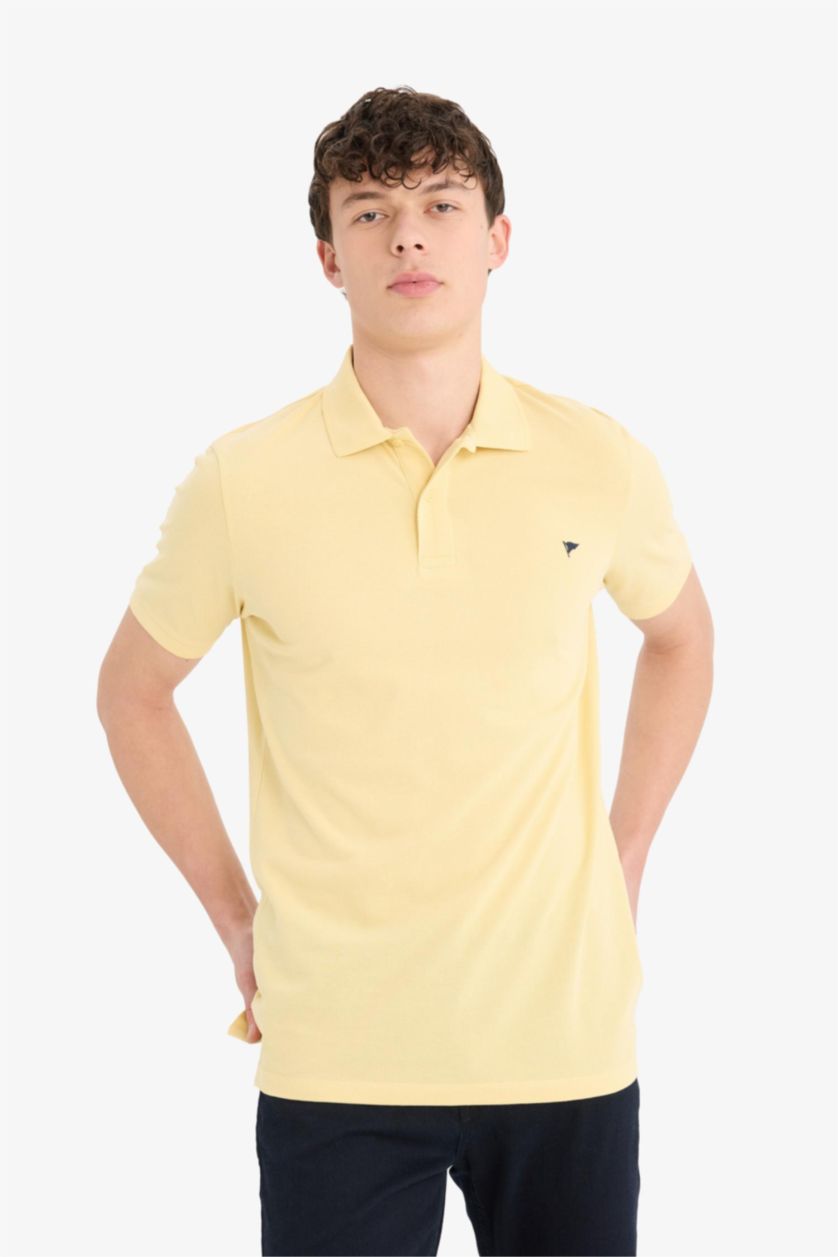 Erkek Açık Sarı %100 Pamuk Slim Fit Dar Kesim Polo Yaka Nakışlı Kısa Kollu Tişört