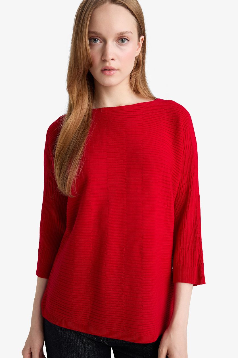 Woman Red Boat Collar Pullover