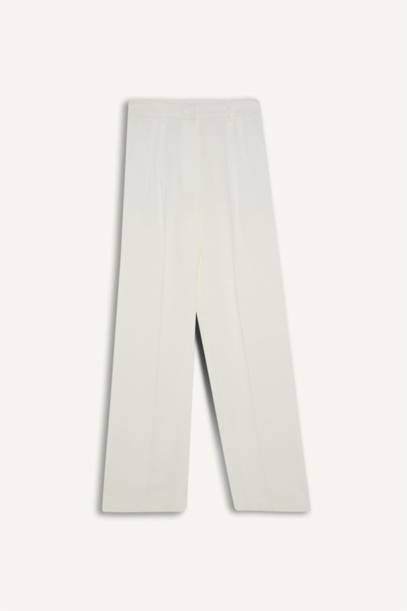 Woman White Wide Leg Regular Hem Double Pocket Crepe Trousers
