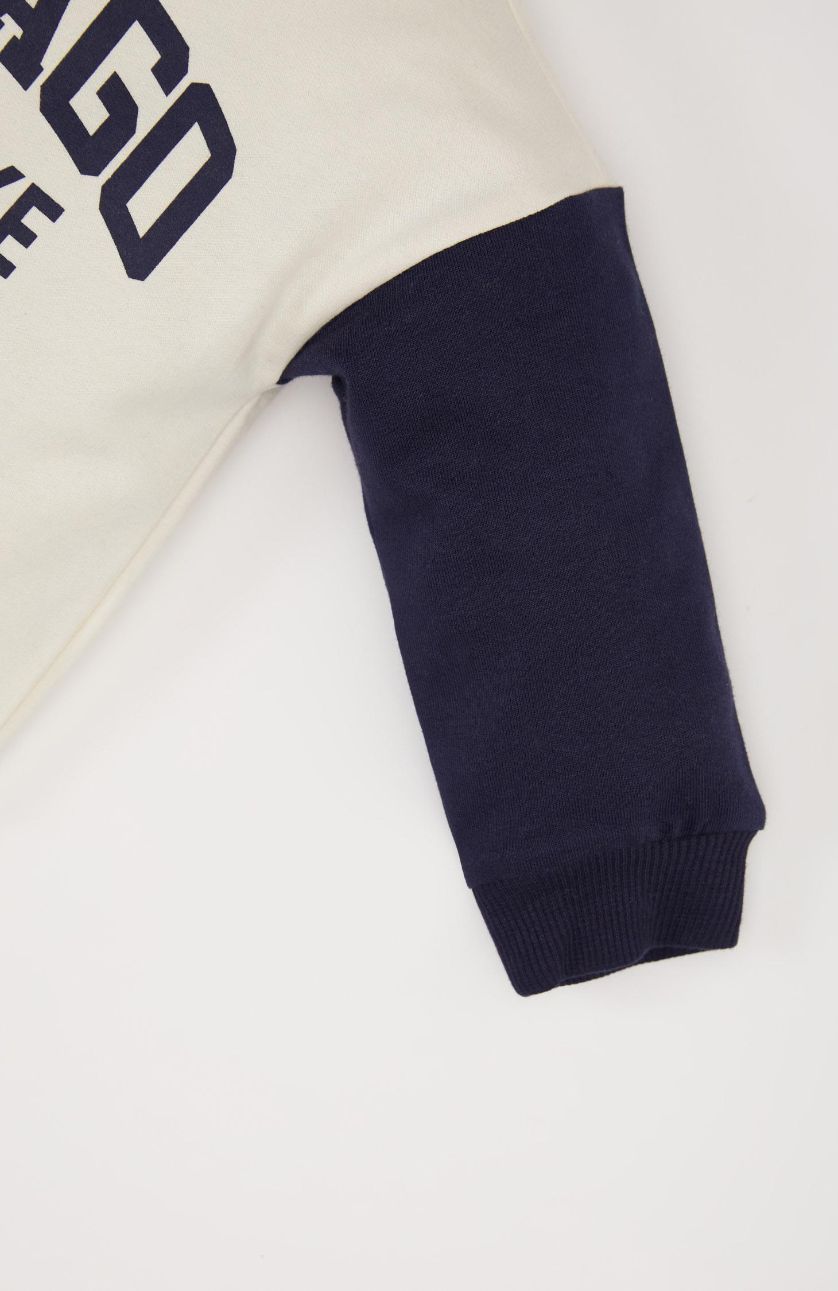 طفل صغير كحلي طقم بيبي اولادي سويت شيرت وسويت بانتس بطبعة شعار قصة عادية - قطعتين