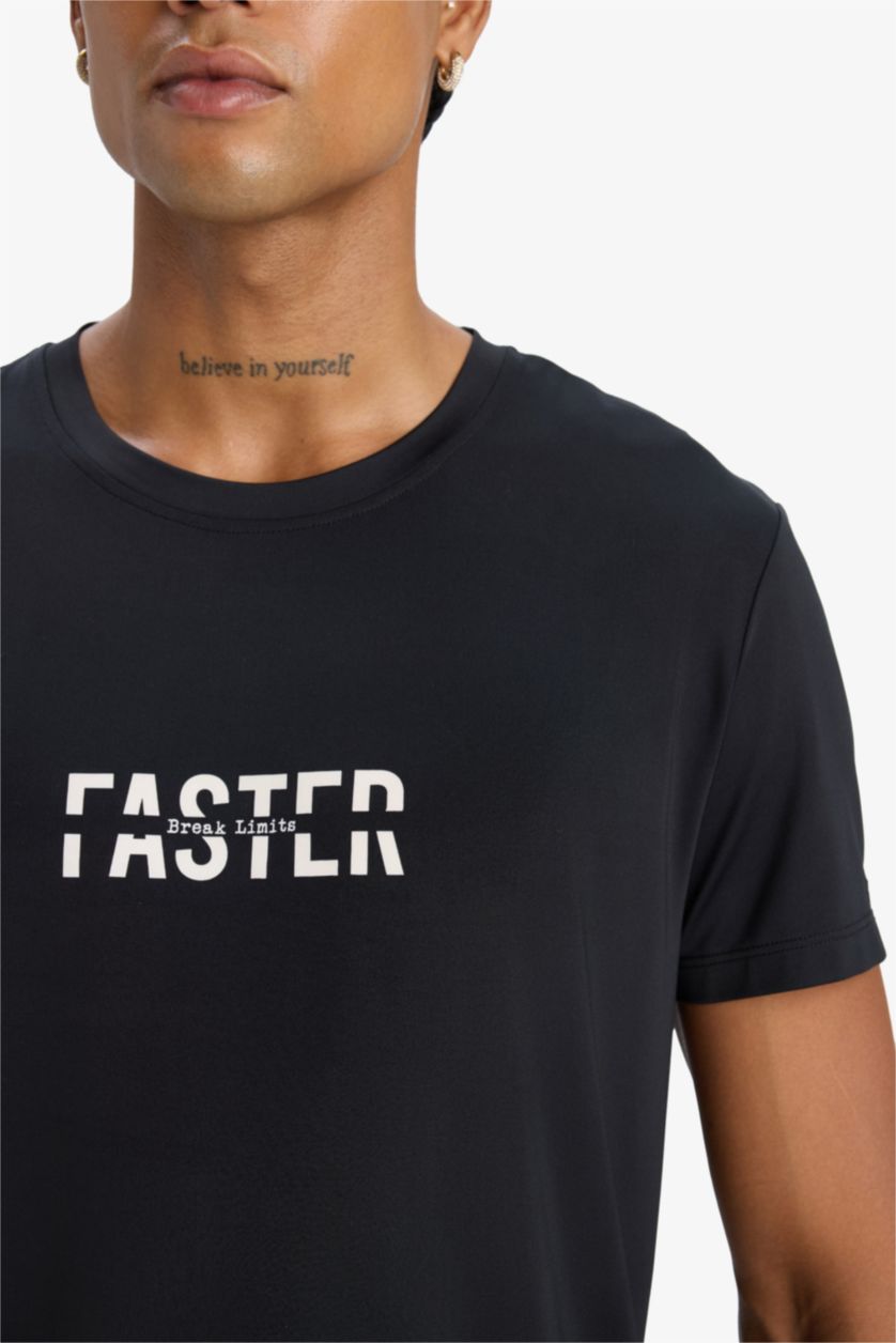 Erkek Siyah Esnek Kumaş Slim Fit Dar Kesim Bisiklet Yaka Baskılı Sporcu Kısa Kollu Tişört