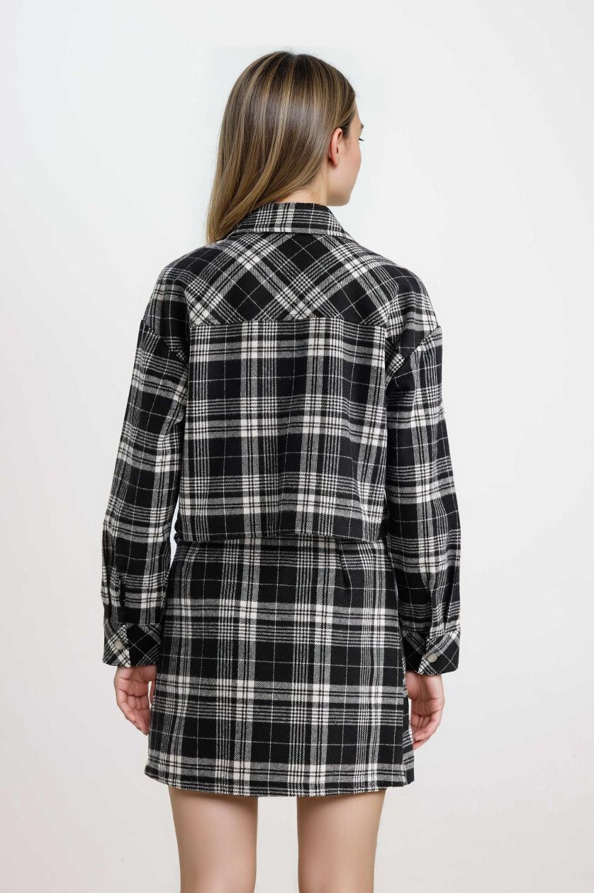 Kadın Siyah Oversize Geniş Kalıp Crop Cepli Kalın Flanel Uzun Kollu Ceket Gömlek