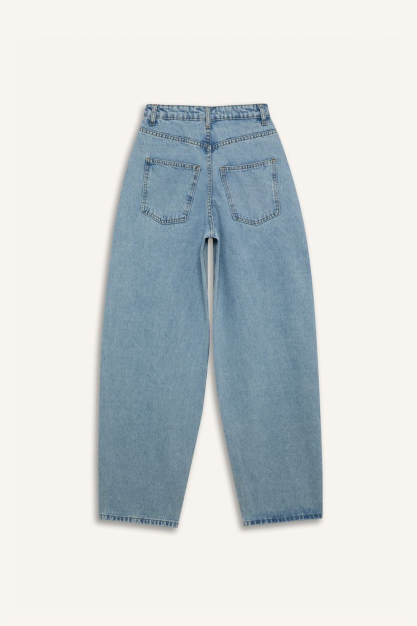 حريمي أزرق فاتح بنطلون جينز باجي فيت برجل عادية وخصر عالي