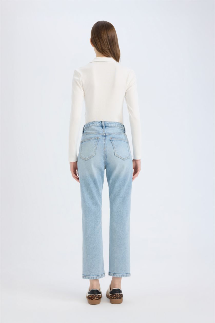 Kadın Açık Mavi Mary Vintage Straight Fit Yüksek Bel Düz Paça Jean Kar Yıkamalı Pantolon