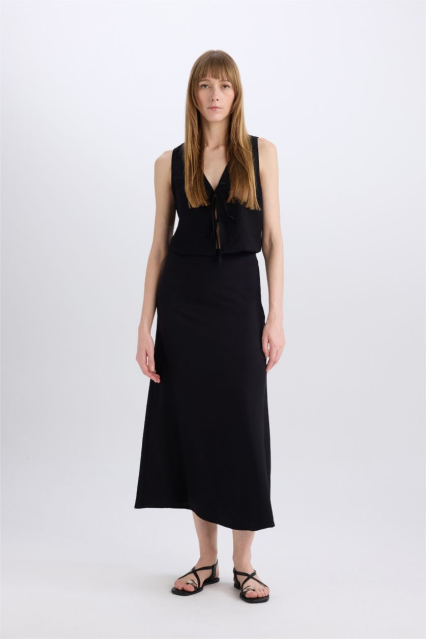 Woman Black A Cut Normal Waist Maxi Skirt